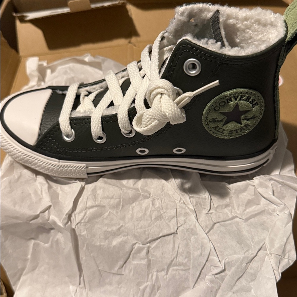 Converse CTAS Hi Utility Green/Black High Top Sneakers Box